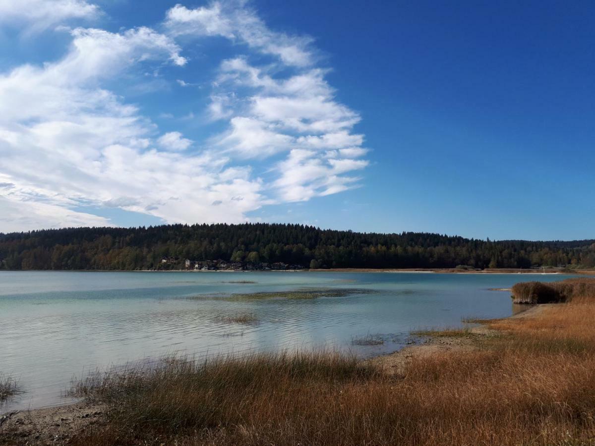Le Charme Des 2 Lacs Malbuisson Exteriör bild