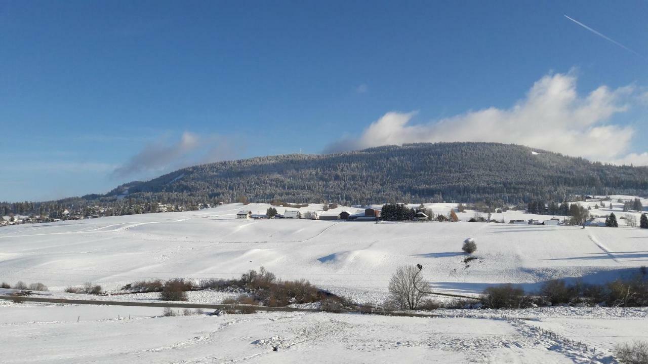 Le Charme Des 2 Lacs Malbuisson Exteriör bild